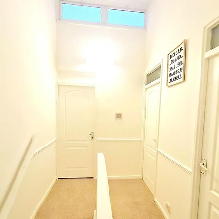 Cosy Luxurious 3 Bedroom House, Free Parking, Free Wifi, Private Garden, Free Netflix Havering Buitenkant foto